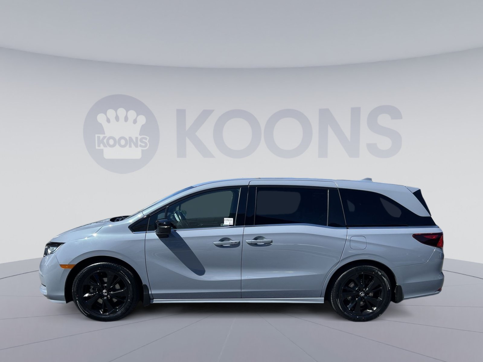 Used 2024 Honda Odyssey Sport image 2