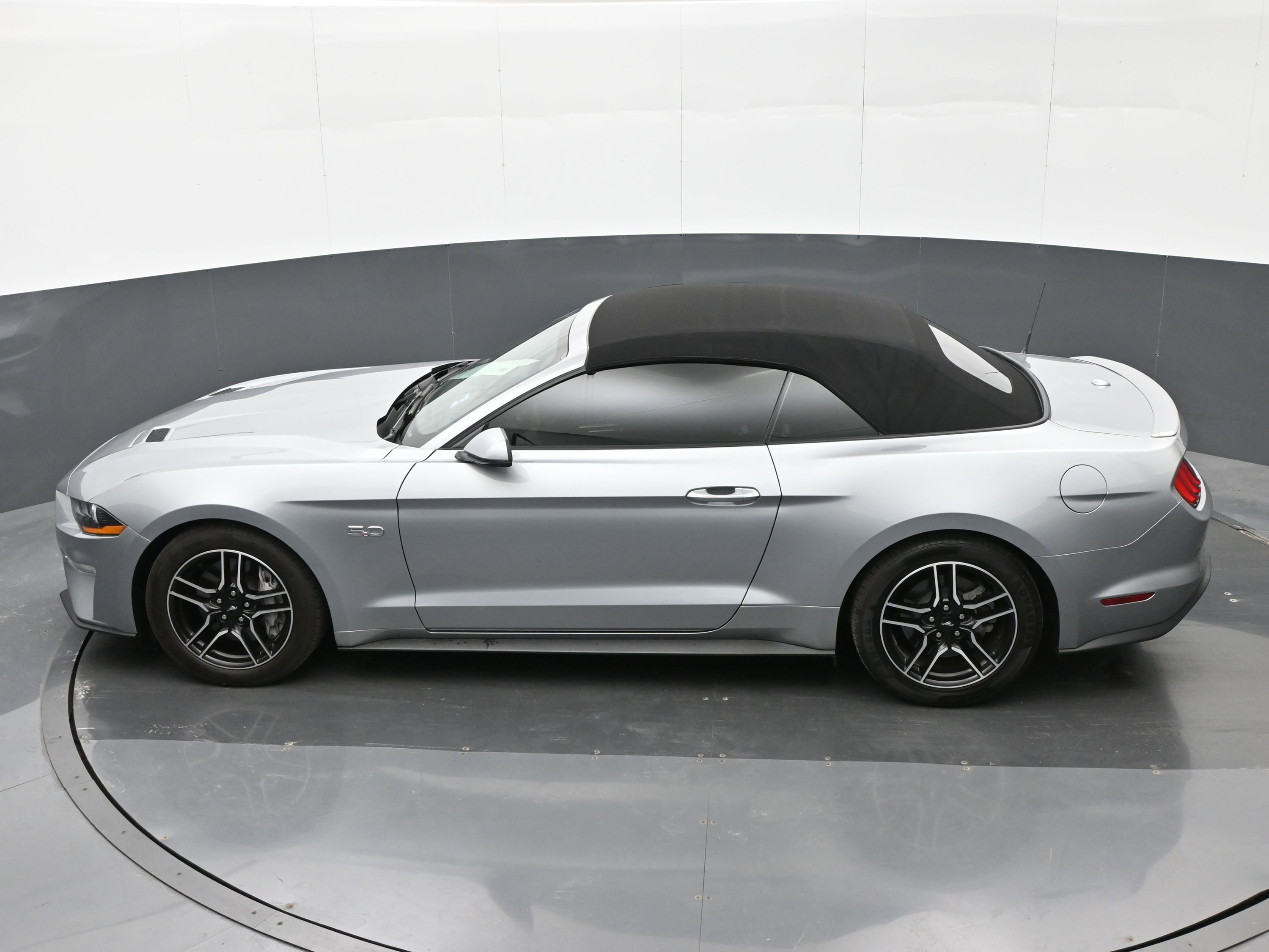Used 2022 Ford Mustang GT Premium w/ Equipment Group 401A RWD image 32