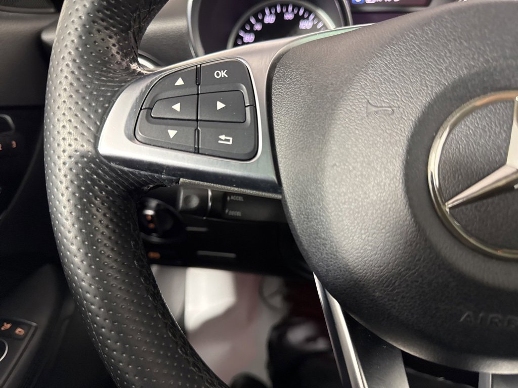 Used 2020 Mercedes-Benz SLC 300 image 32