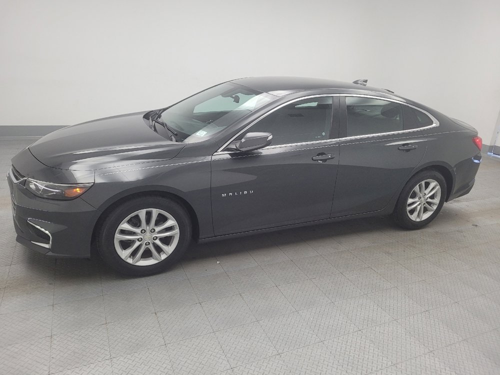 Used 2017 Chevrolet Malibu LT image 2