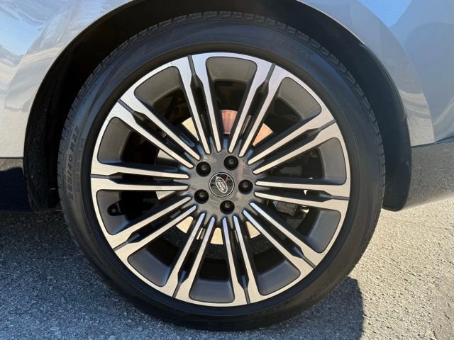 Certified 2024 Land Rover Range Rover SE image 10