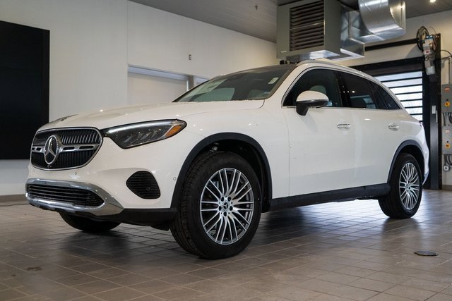 New 2026 Mercedes-Benz GLC 300 4MATIC image 3