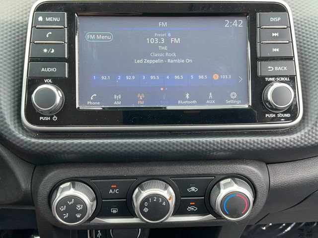 Used 2022 Nissan Kicks S FWD image 18