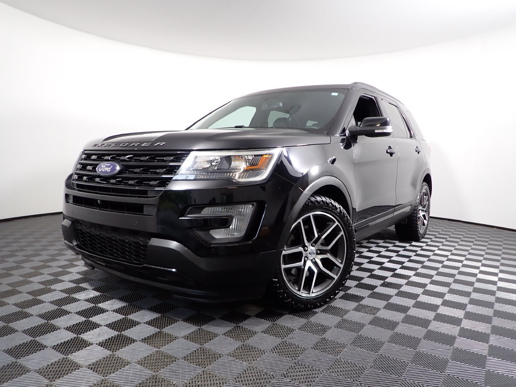 Used 2017 Ford Explorer Sport w/ Equipment Group 401A AWD/4WD image 2