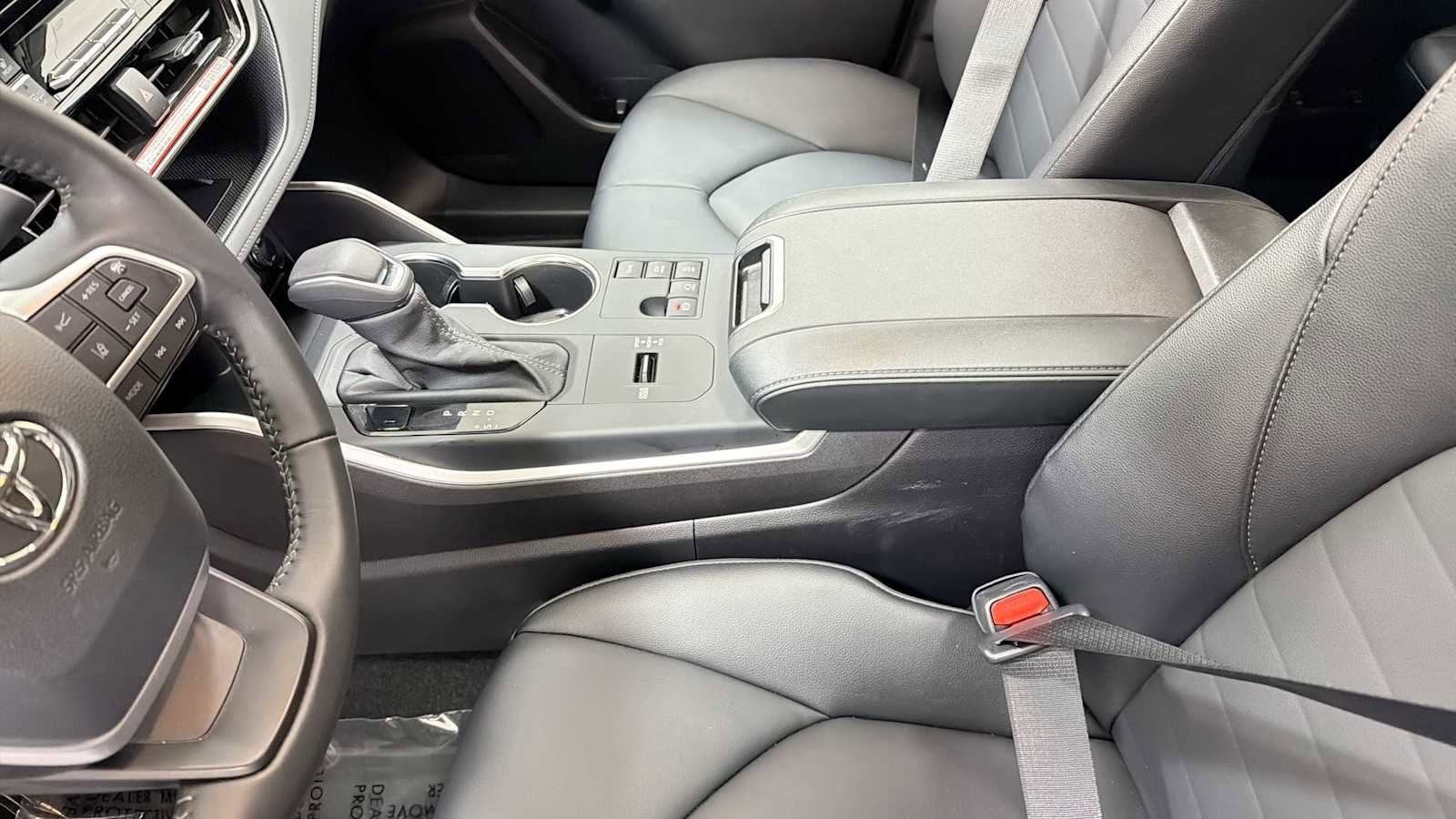 Certified 2026 Toyota Highlander XLE AWD/4WD image 23