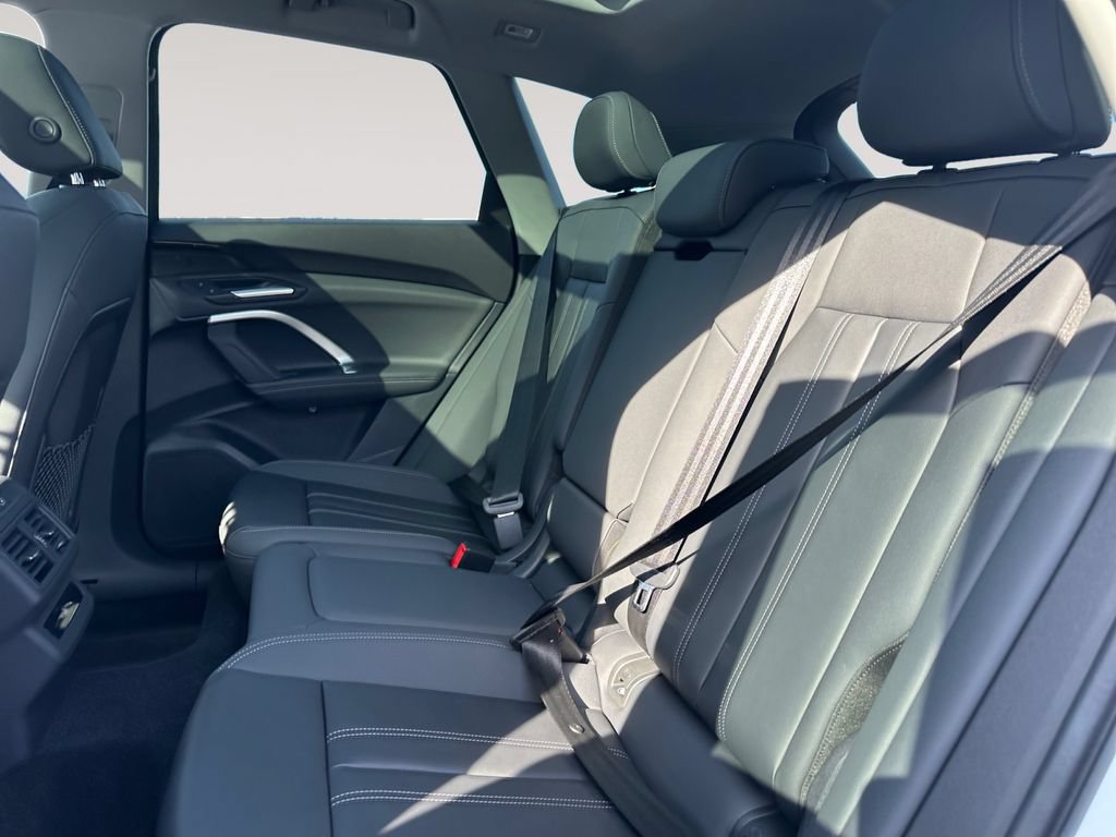 Certified 2025 Audi Q5 Premium w/ Convenience Package AWD/4WD image 13