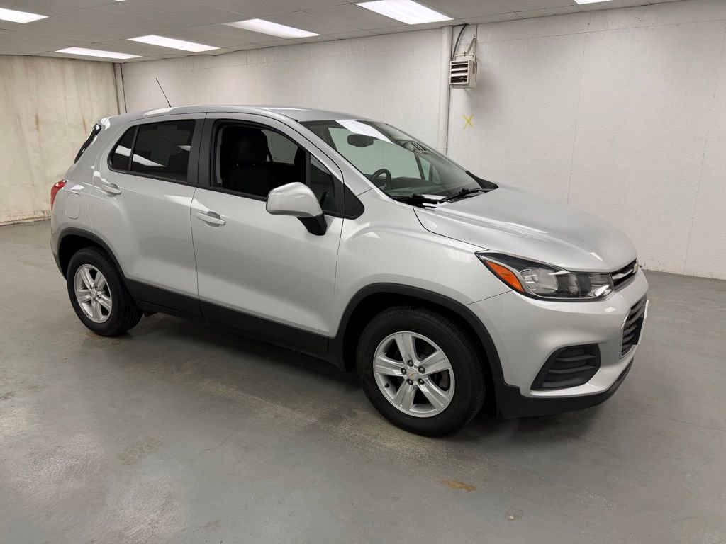 Used 2020 Chevrolet Trax LS w/ Tint and Cruise Package FWD image 7