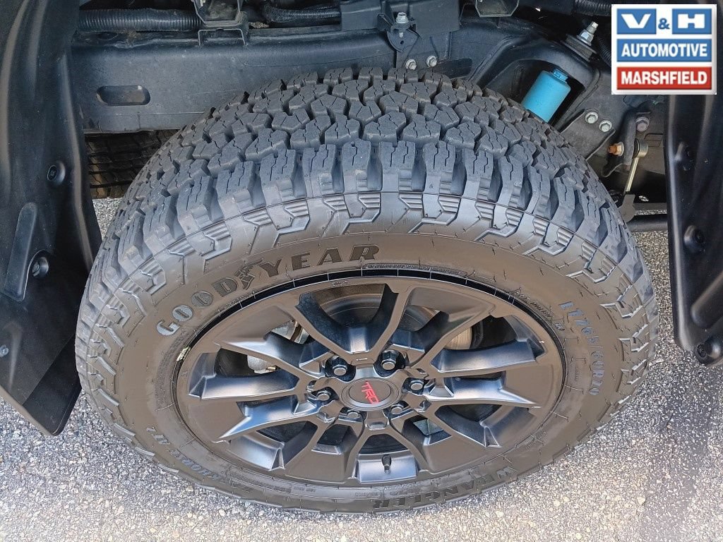 Used 2024 Toyota Tundra Limited w/ TRD Off-Road Package AWD/4WD image 30