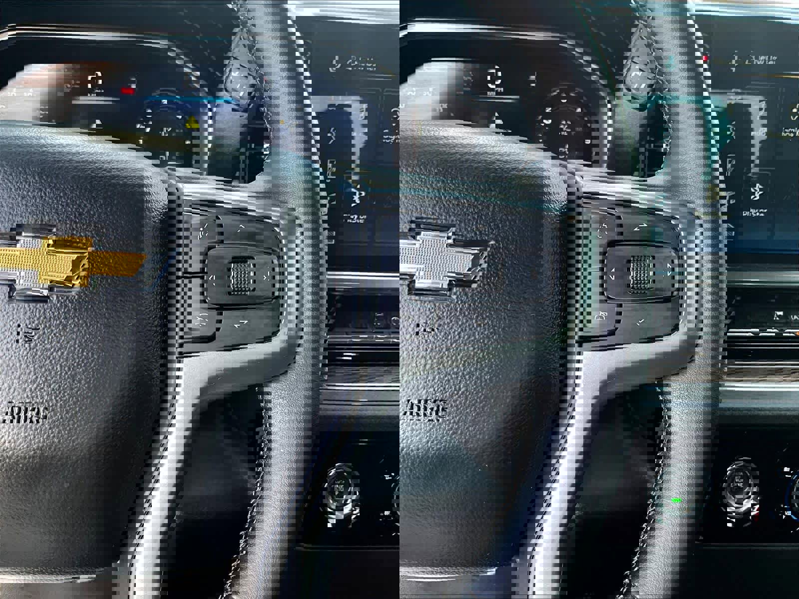 Used 2023 Chevrolet Silverado 1500 LT AWD/4WD image 23