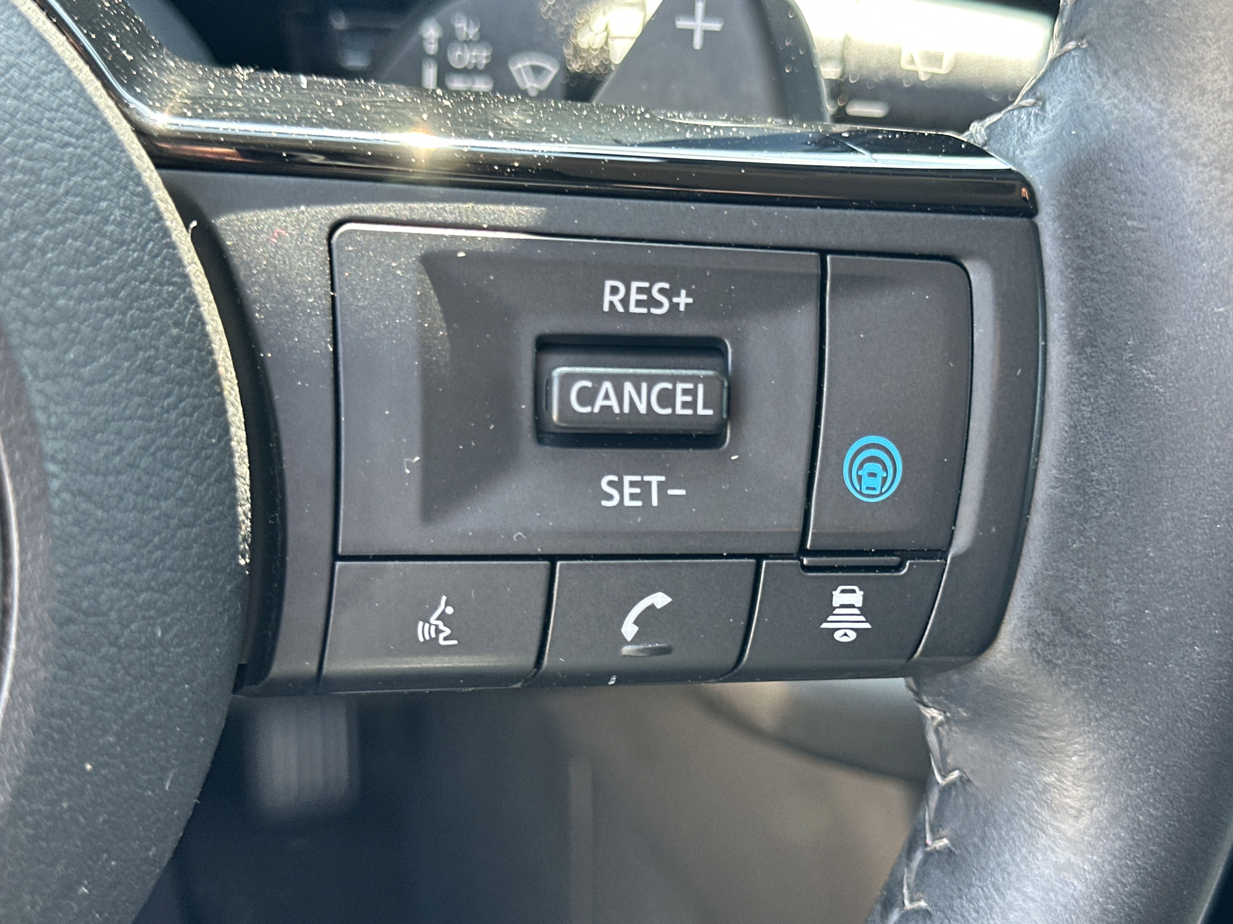 Used 2023 Nissan Pathfinder SL w/ Lighting Package (N92) AWD/4WD image 27