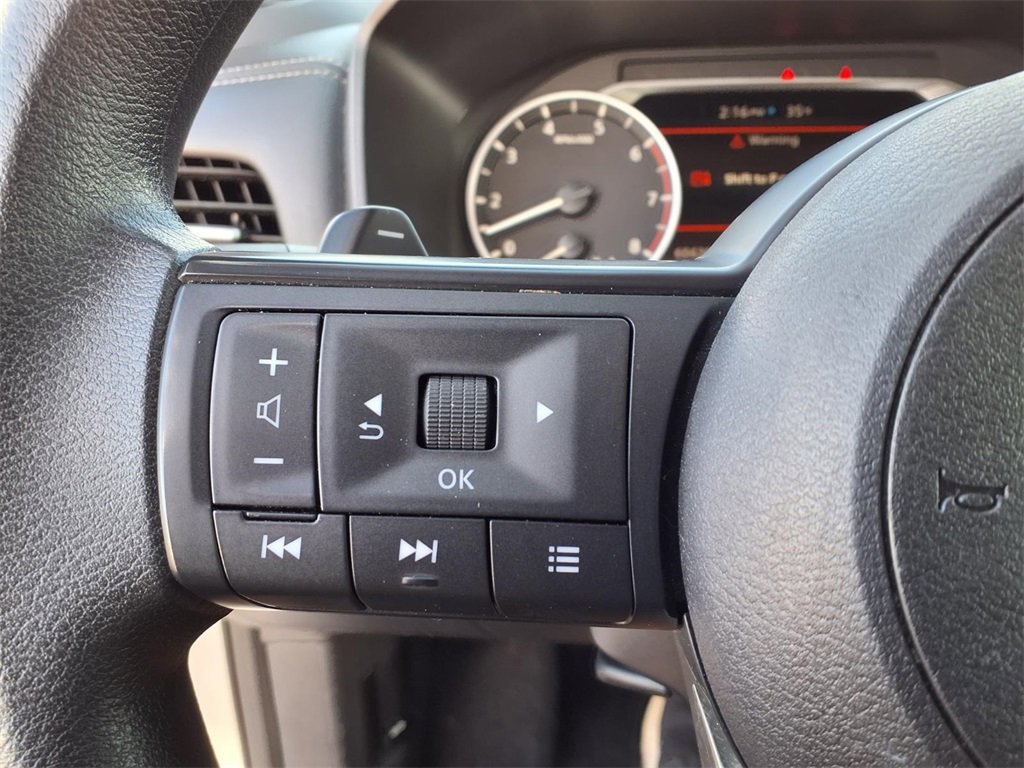 Used 2024 Nissan Rogue SV image 31