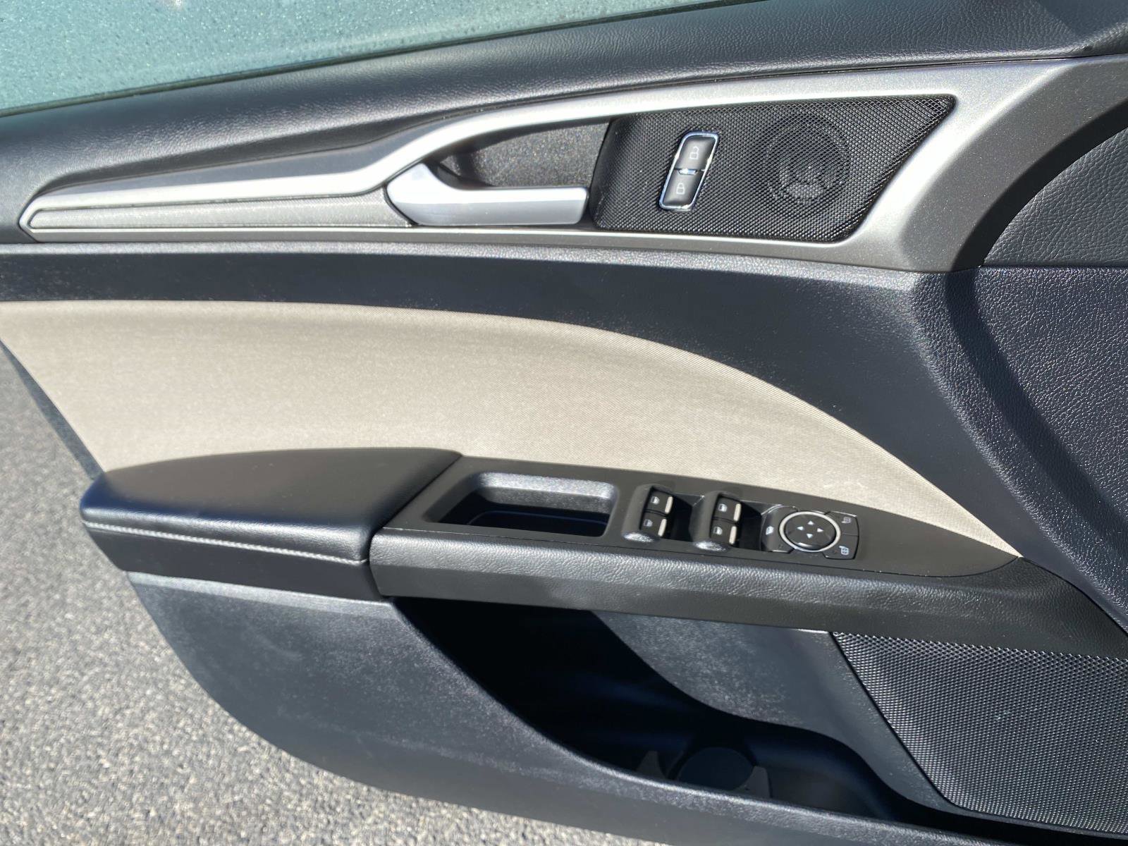 Used 2019 Ford Fusion S image 18