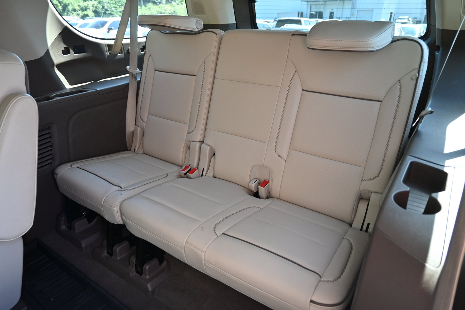Used 2021 GMC Yukon XL Denali w/ Denali Premium Package AWD/4WD image 35