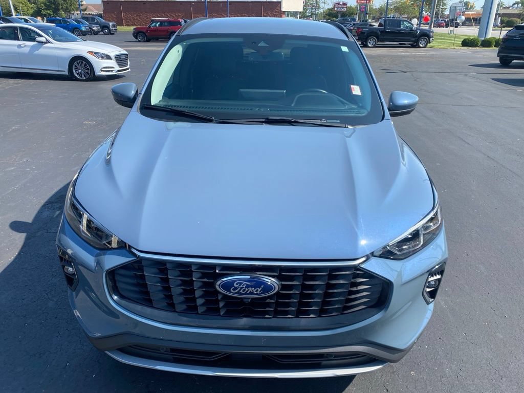 Used 2023 Ford Escape Platinum AWD/4WD image 9