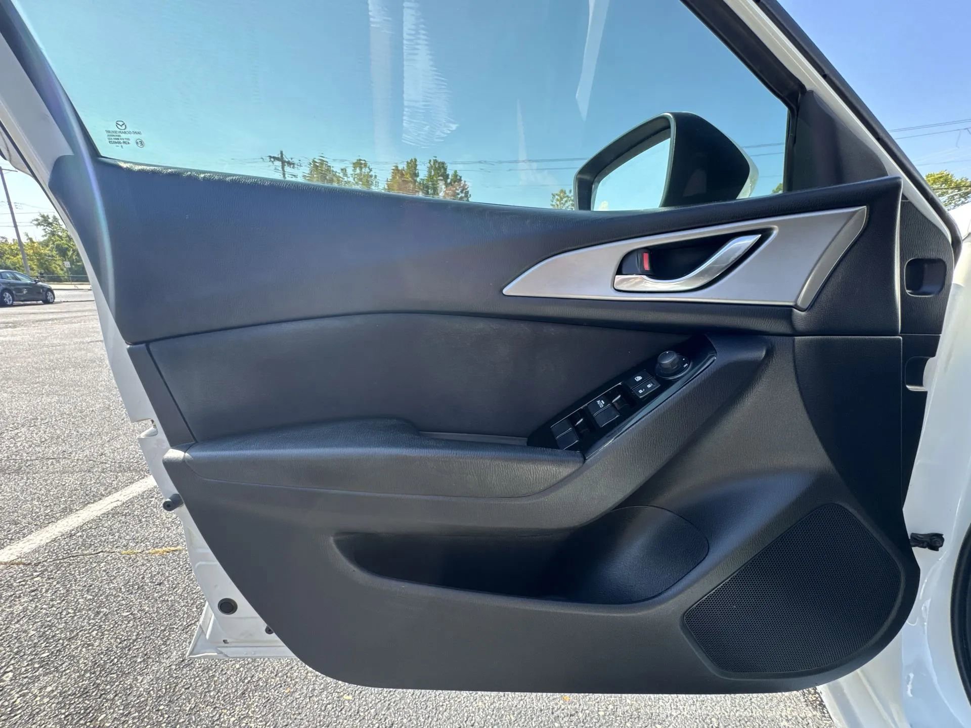 Used 2017 MAZDA MAZDA3 Sport w/ Preferred Equipment Package image 15