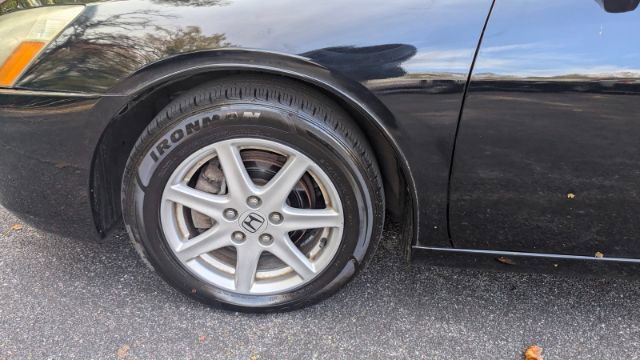 Used 2004 Honda Accord EX image 9