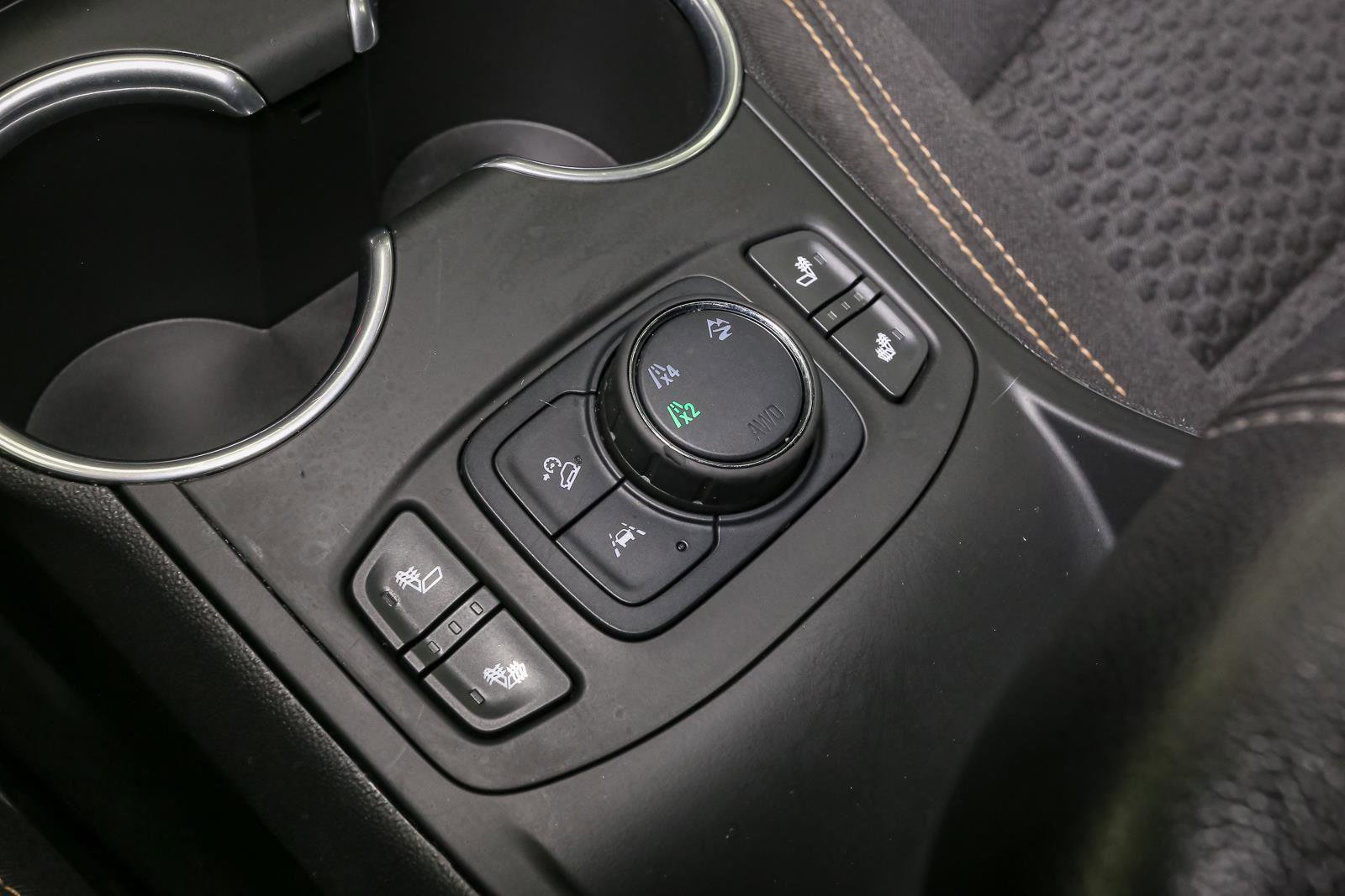 Used 2021 GMC Terrain SLE w/ Driver Convenience Package image 38