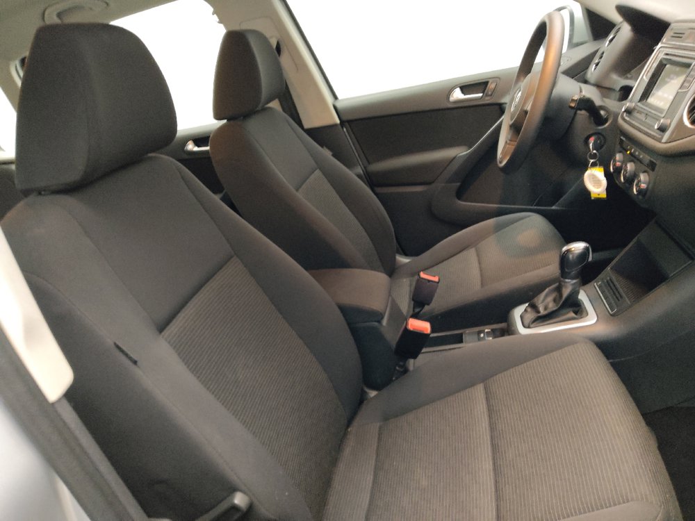 Used 2017 Volkswagen Tiguan Limited FWD image 21