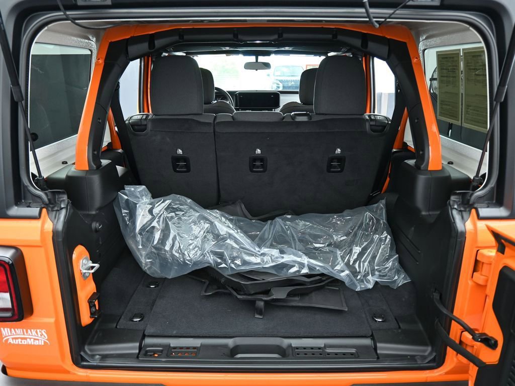 Used 2025 Jeep Wrangler Sport image 39