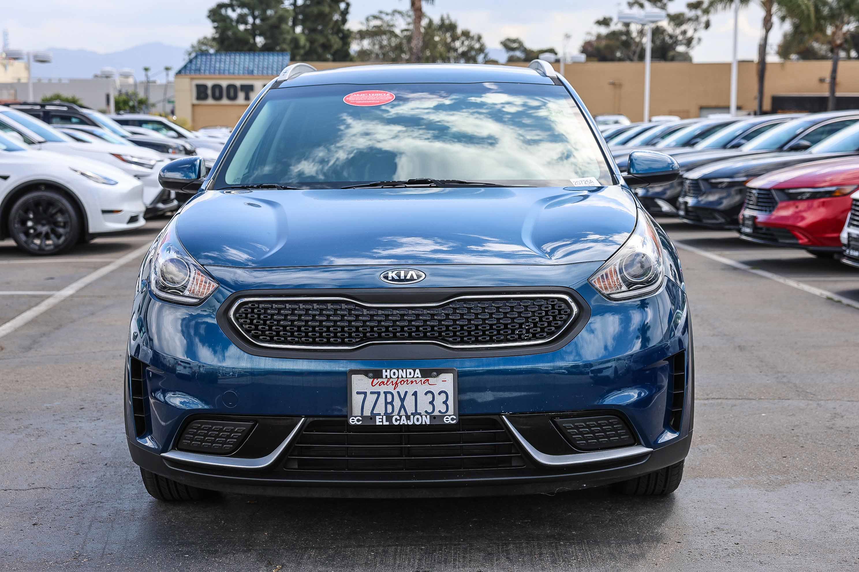 Used 2017 Kia Niro LX image 16