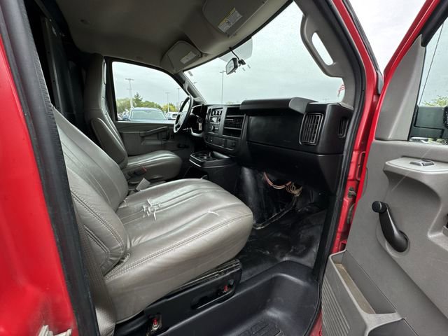Used 2017 GMC Savana 2500 RWD image 23