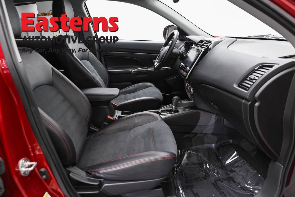 Used 2025 Mitsubishi Outlander Sport SE AWD/4WD image 25