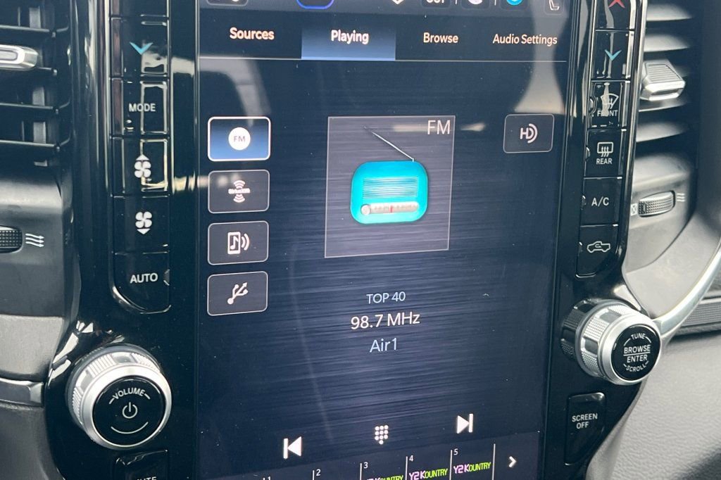 Used 2024 RAM 1500 Laramie image 14