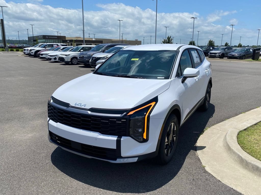 New 2026 Kia Sportage LX FWD image 3