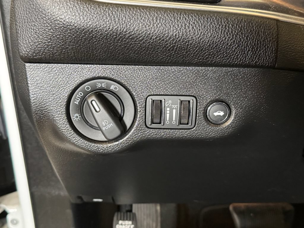 Used 2022 Dodge Challenger GT AWD/4WD image 18
