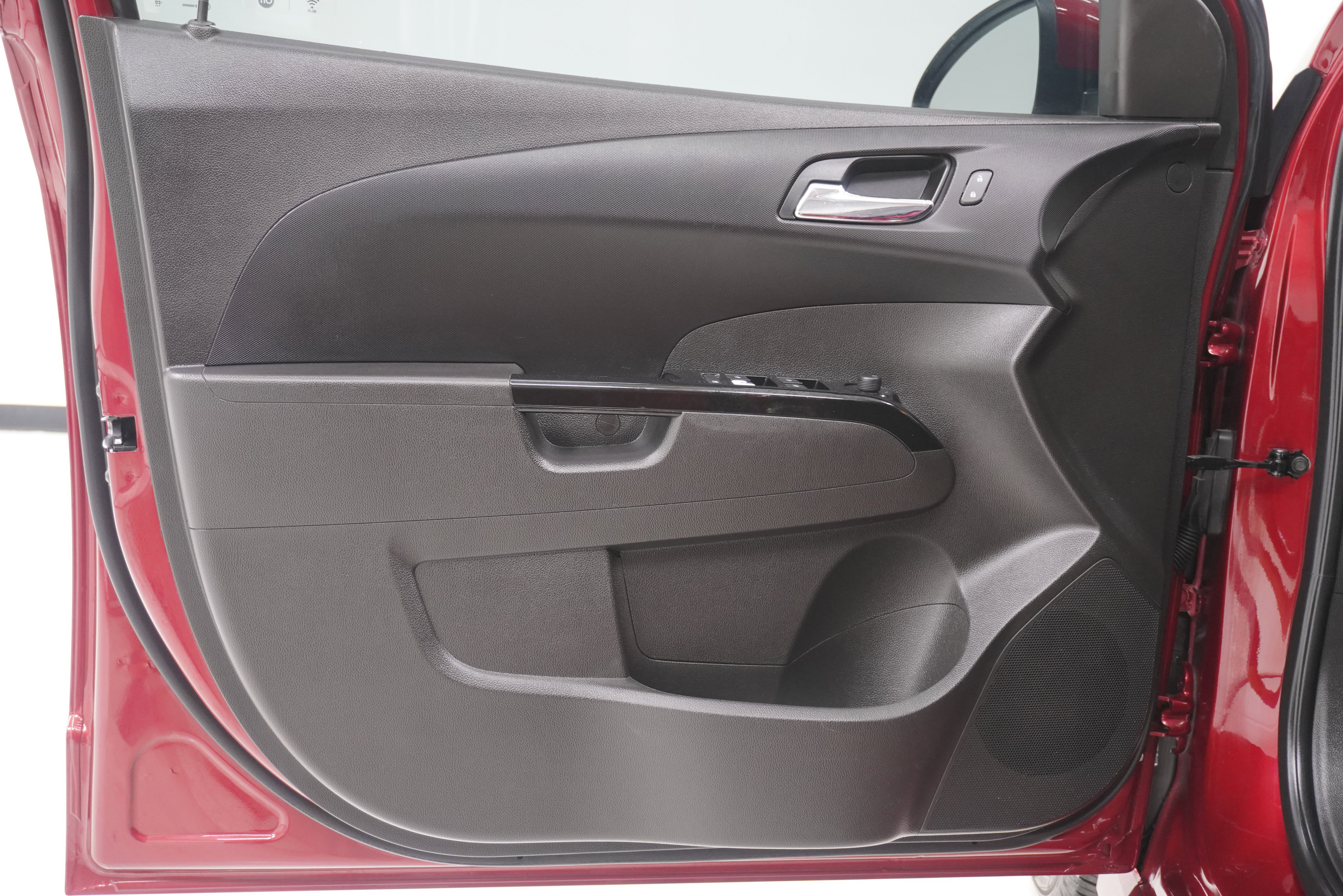 Used 2020 Chevrolet Sonic LT w/ Convenience Package image 13