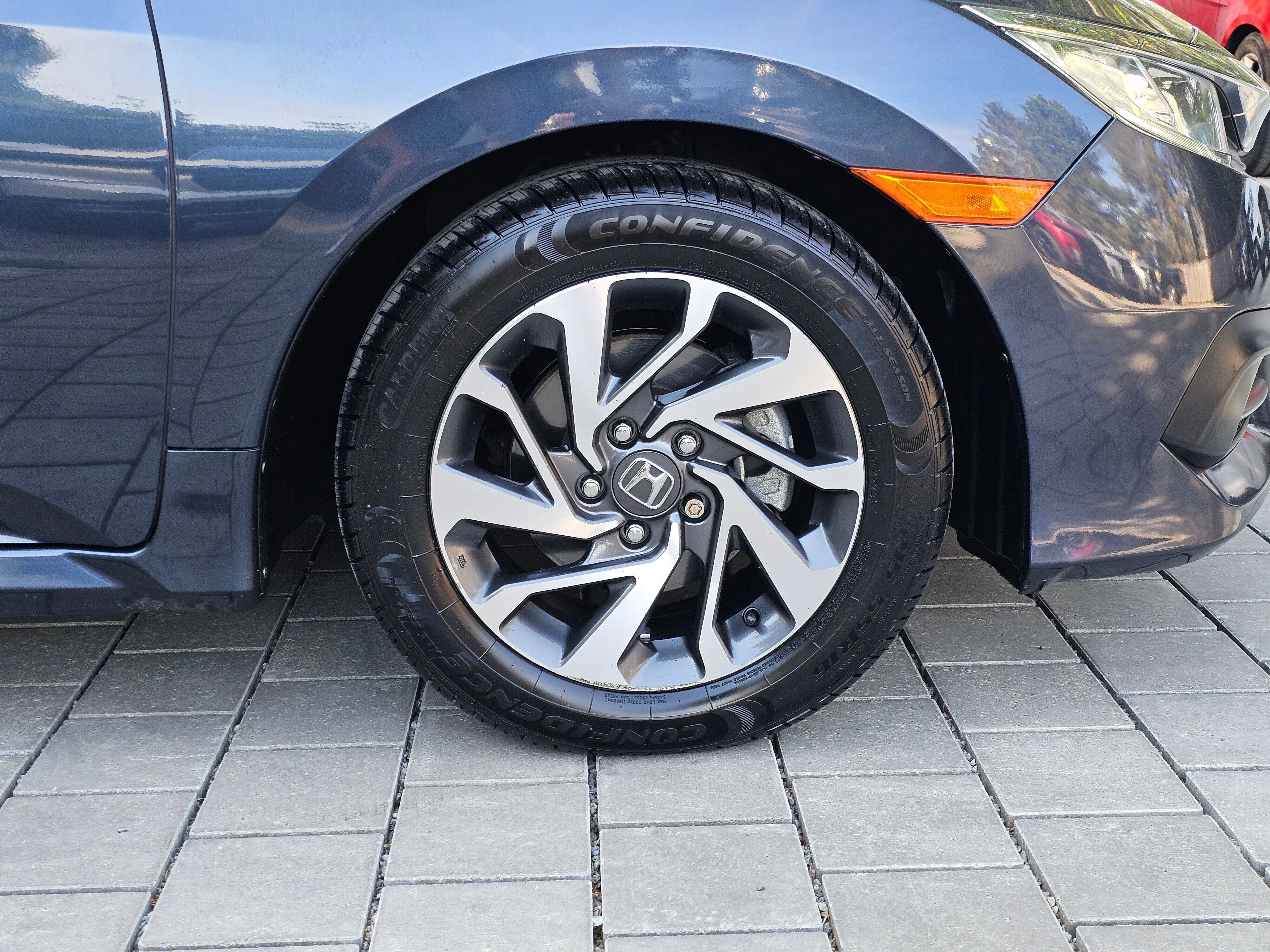 Used 2018 Honda Civic EX image 9