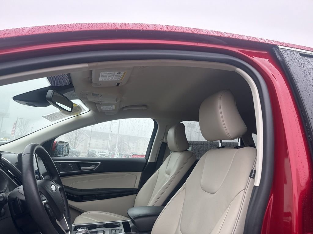 Certified 2022 Ford Edge Titanium w/ Class II Trailer Tow Package image 10