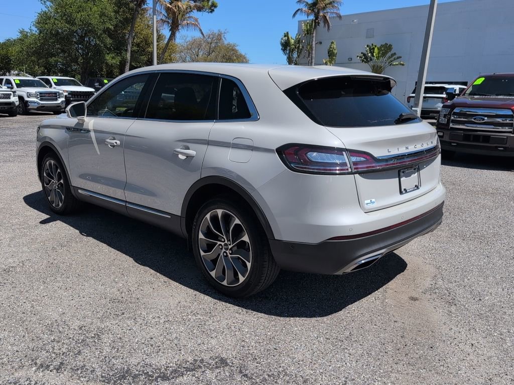 Used 2023 Lincoln Nautilus Reserve w/ Equipment Group 201A image 5