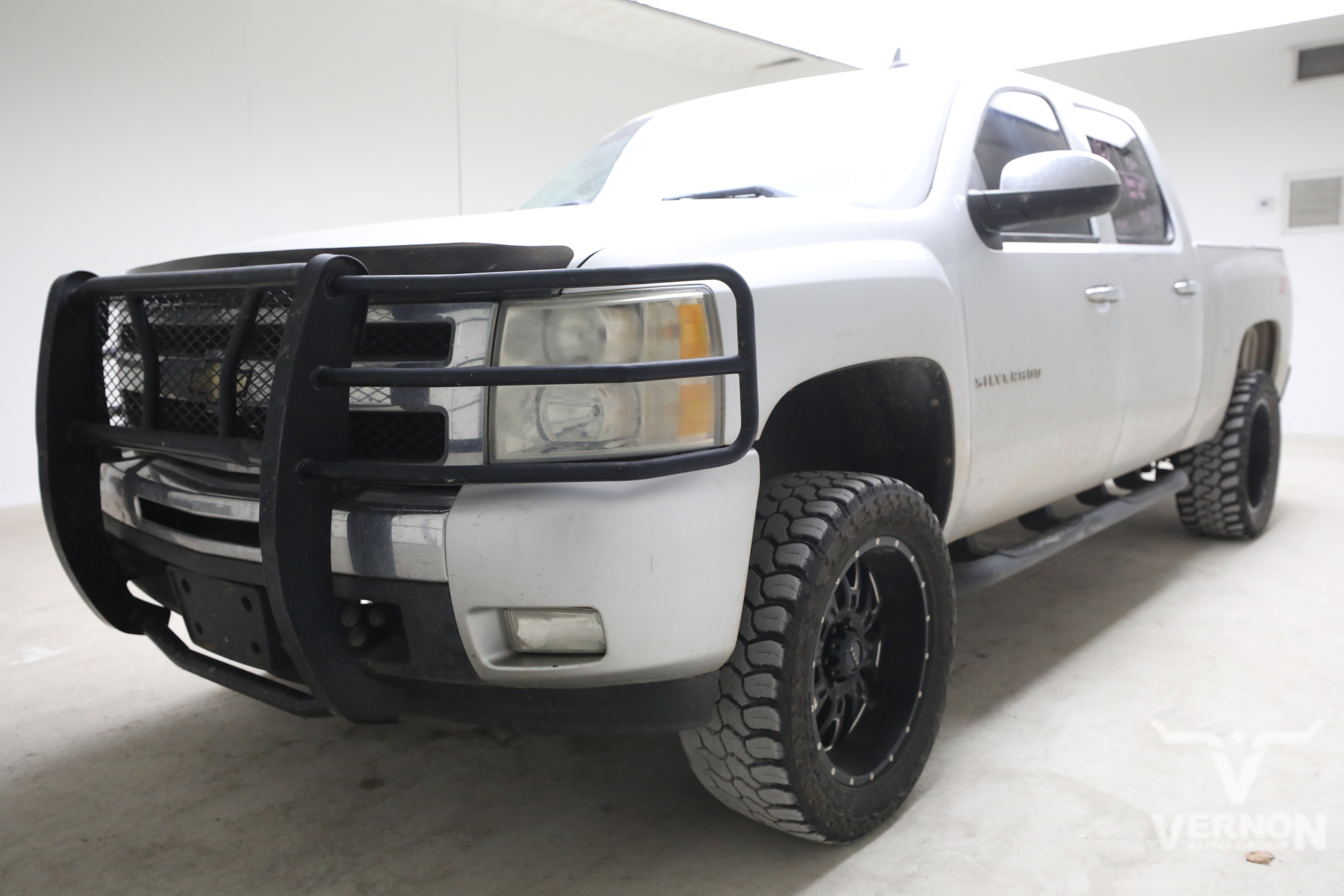 Used 2011 Chevrolet Silverado 1500 LT w/ Regional Value Package AWD/4WD image 1