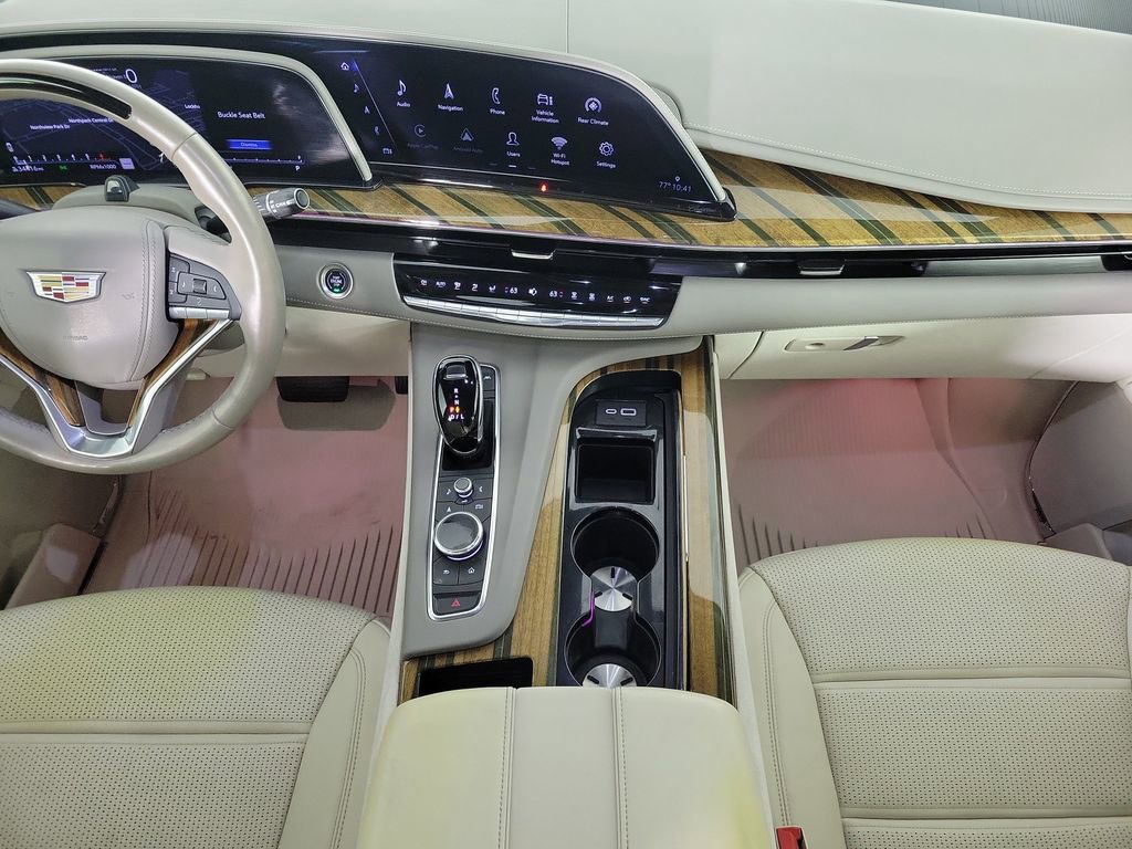 Certified 2022 Cadillac Escalade Premium Luxury Platinum image 16