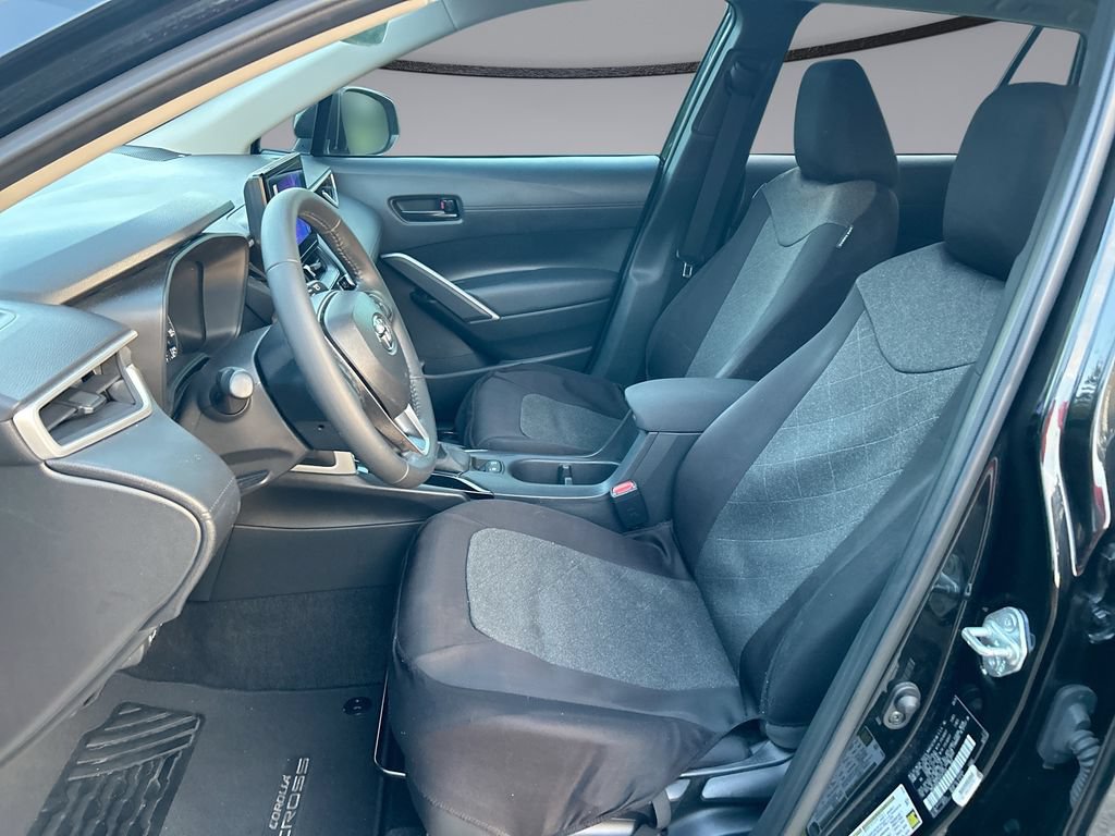 Used 2024 Toyota Corolla Cross LE FWD image 11