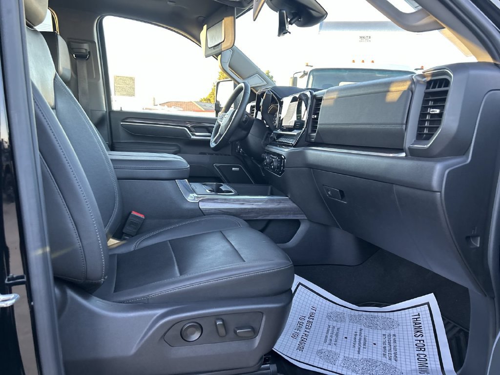 Certified 2025 Chevrolet Silverado 2500 LTZ w/ LTZ Premium Package AWD/4WD image 33