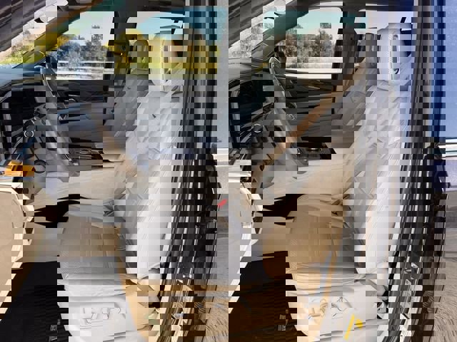 Certified 2022 Cadillac Escalade ESV Premium Luxury Platinum w/ Heavy-Duty Trailer Package image 25