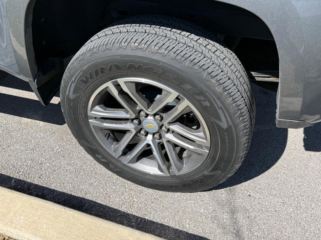 Used 2020 Chevrolet Colorado LT w/ LPO, Premium Interior Package image 6