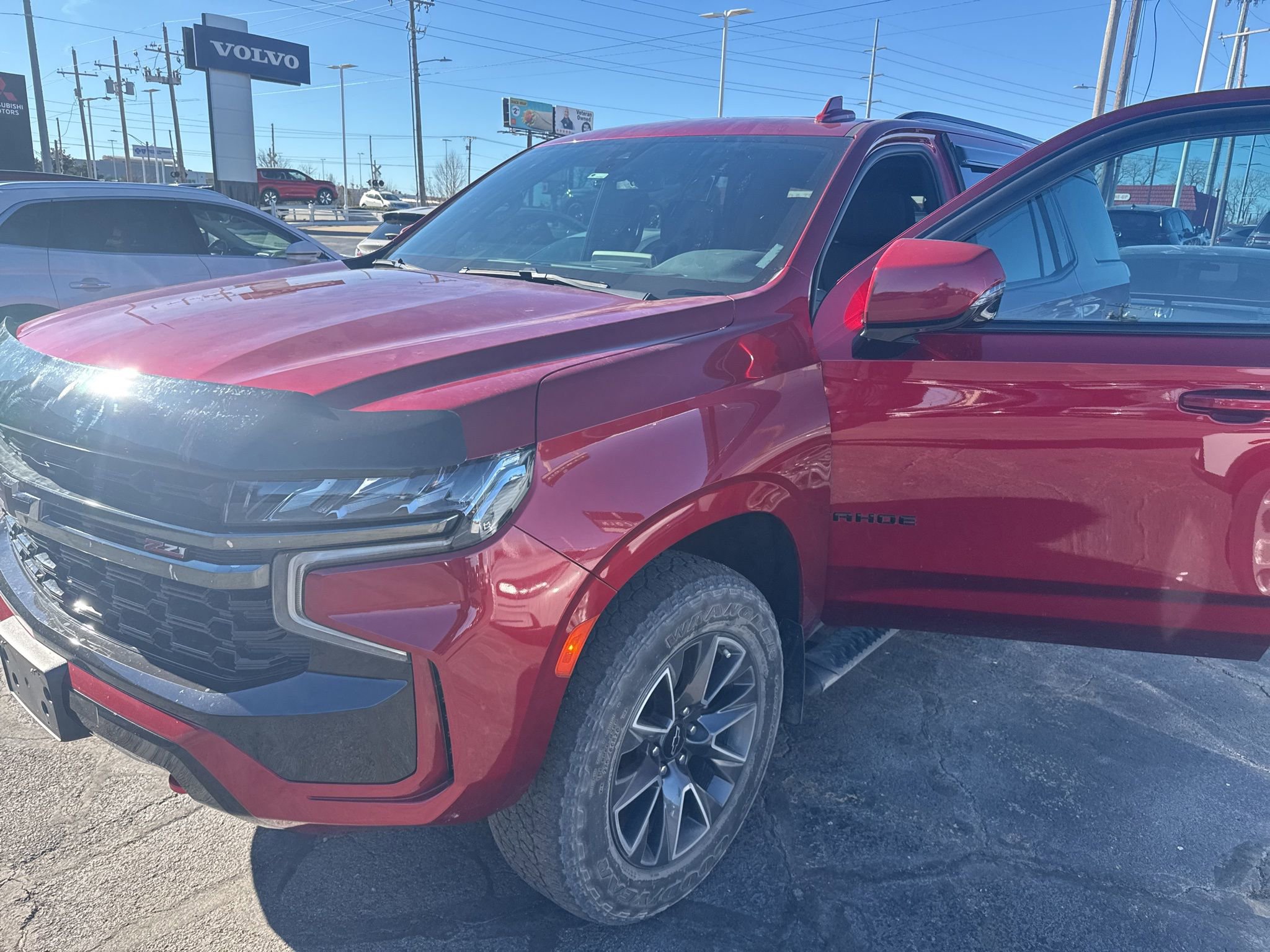 Used 2021 Chevrolet Tahoe Z71 w/ Luxury Package image 3