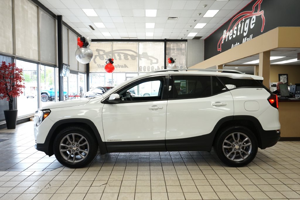 Used 2023 GMC Terrain SLT FWD image 4