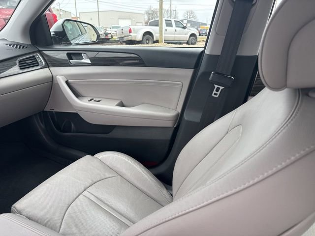 Used 2015 Hyundai Sonata Limited w/ Option Group 06 image 16