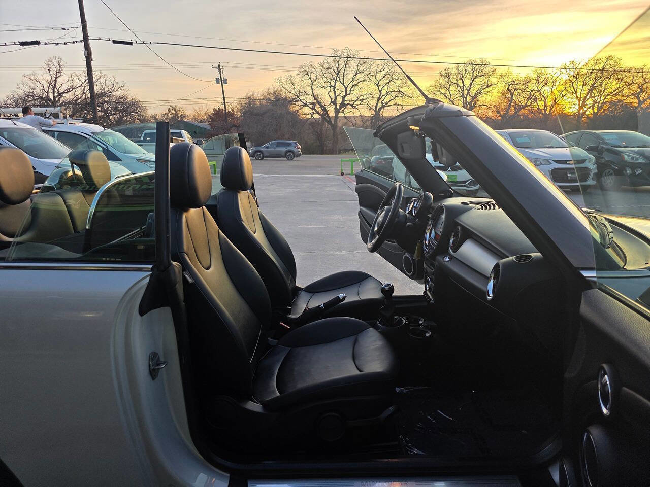 Used 2011 MINI Cooper Convertible w/ Premium Pkg image 27