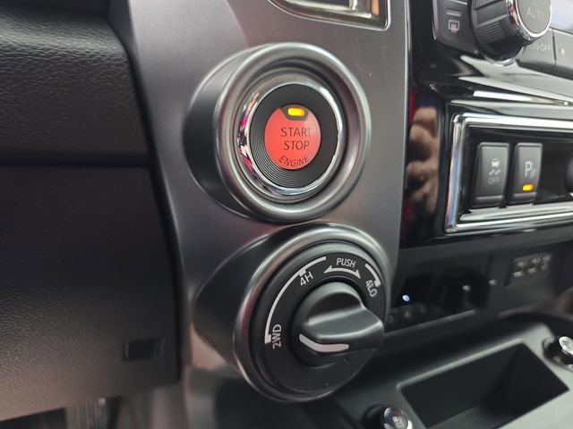 Used 2019 Nissan Titan Platinum Reserve image 38