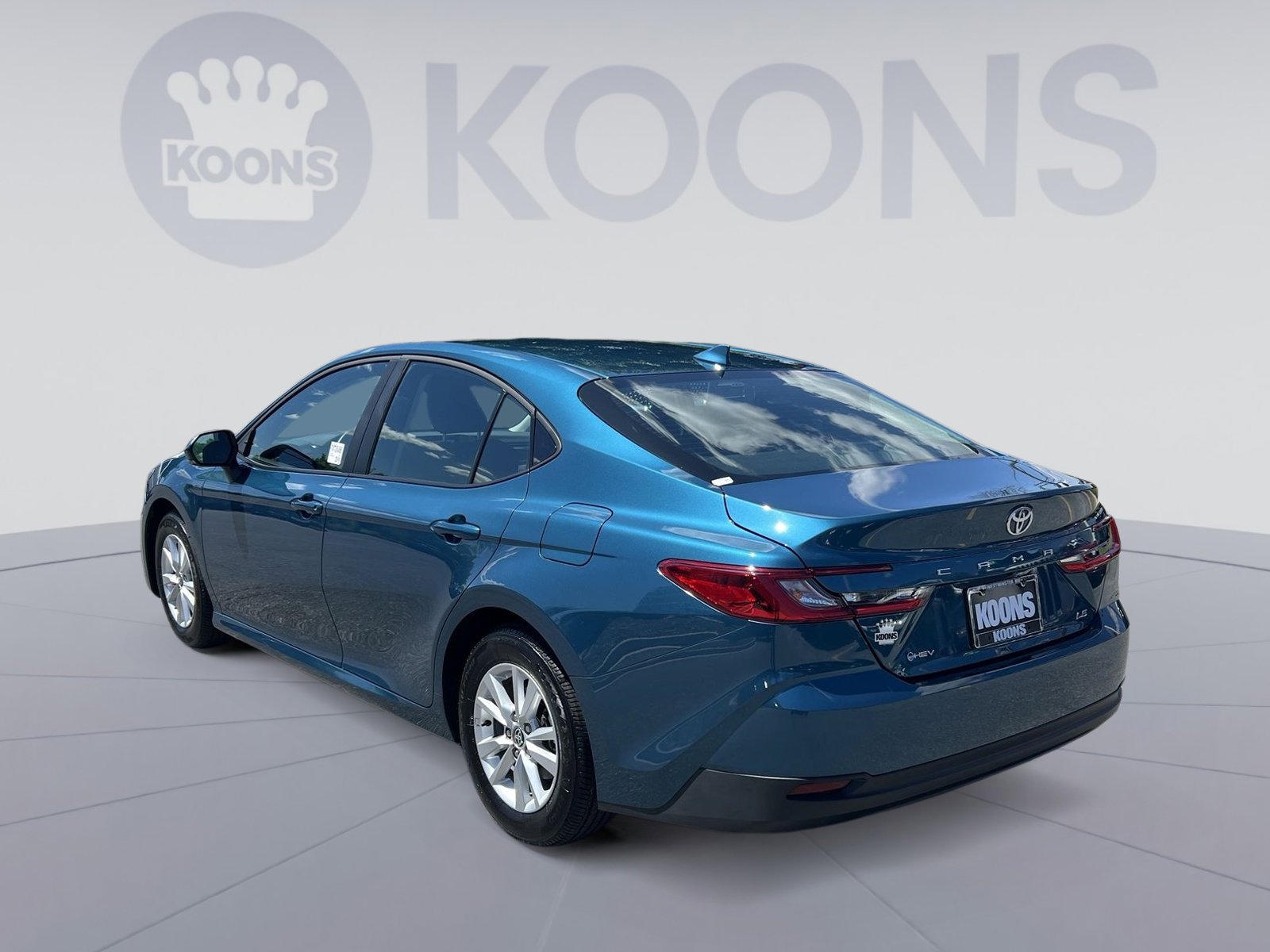Used 2026 Toyota Camry LE FWD image 4