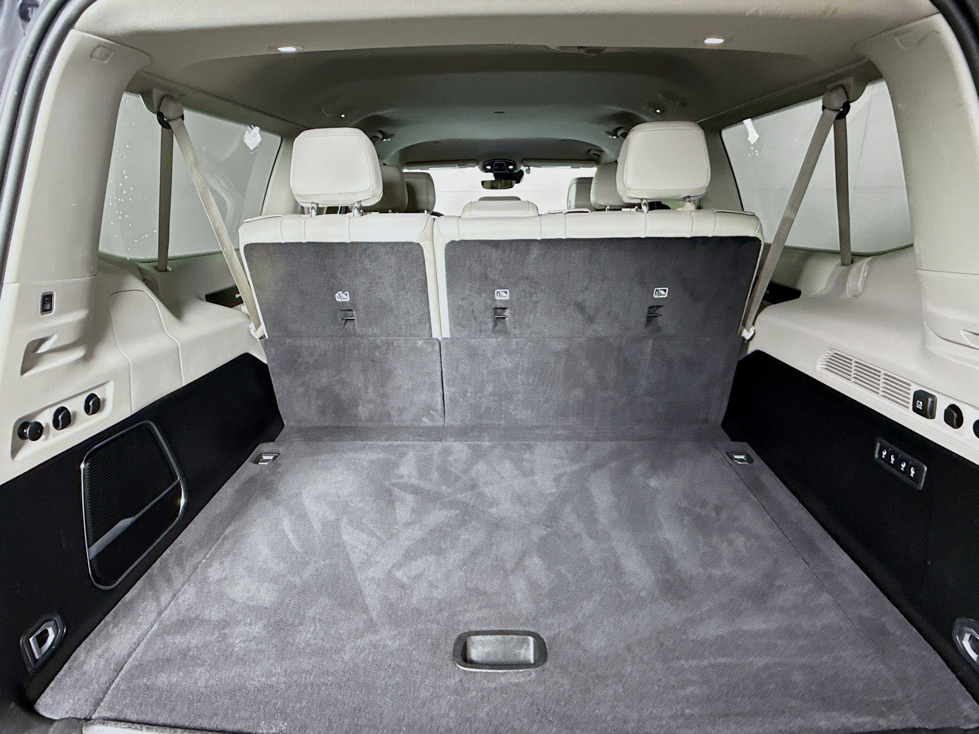 Used 2024 Jeep Wagoneer L Series II w/ Flexible Seating Group image 34