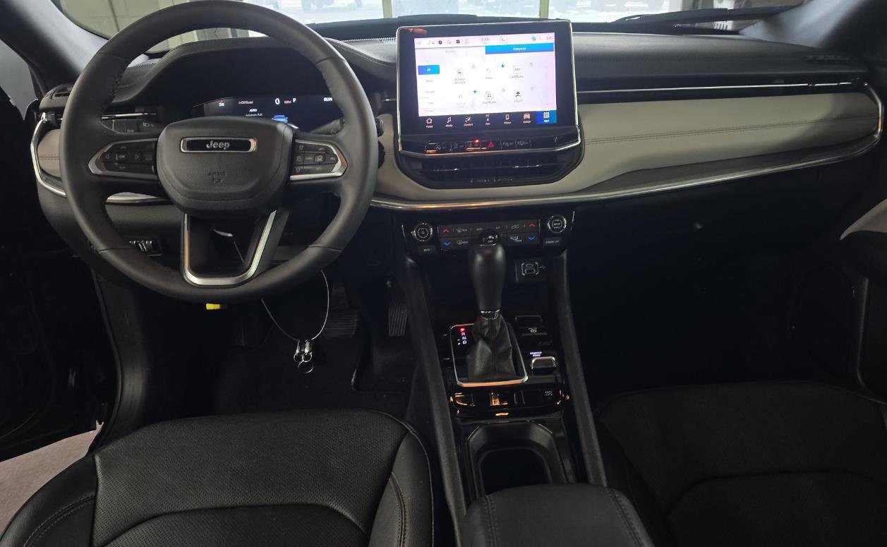 Used 2024 Jeep Compass Limited w/ Elite Group image 6