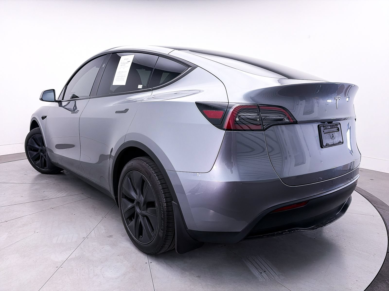Used 2025 Tesla Model Y Long Range RWD image 2