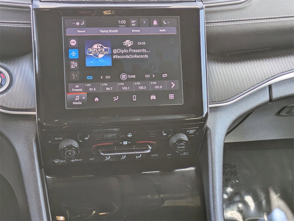 Used 2024 Jeep Grand Cherokee L Laredo image 19