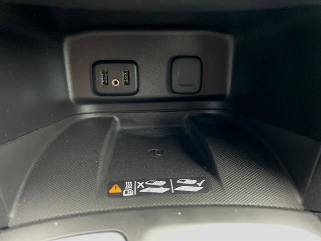 Used 2018 Chevrolet Equinox Premier image 24